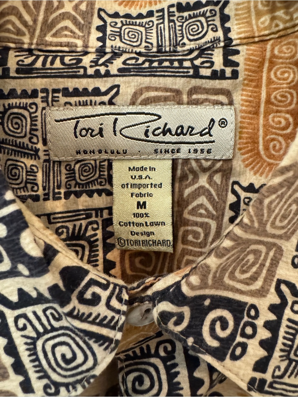 Tori Richard Hawaiian Short-Sleeve Button-Down - Picture 2 of 12